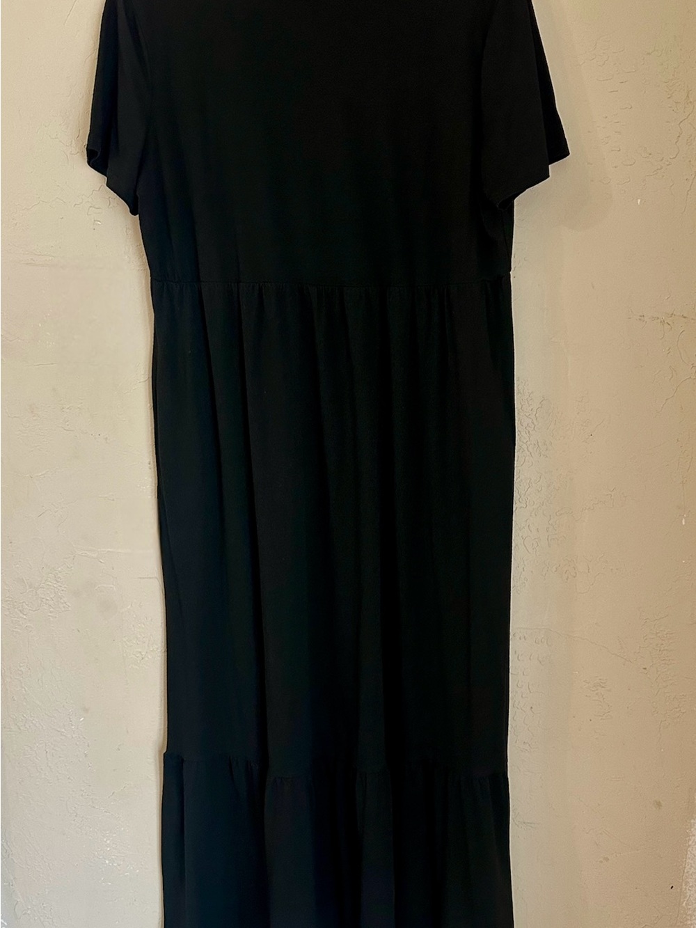 Amazon Black Knit Dress with Pockets and Ruffle Bottom size XL